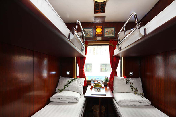 Orient-Express-train-Sapa-4-Berth-Cabin - Baolau